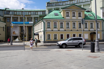 Нижняя Радищевская / Нижняя Радищевская улица в Москве. Июнь 2024.