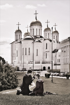 Бытие... / ... определяет сознание.