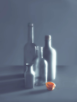 голубое / натюрморт бутылки