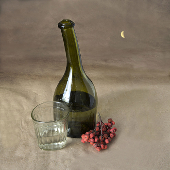 Вечер / Луна и супрематистский стакан