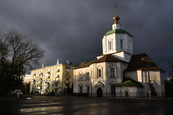 Успенский собор / Отроч монастырь стал одним из крупнейших тверских монастырей, в нём велось тверское летописание (Тверской летописный свод 1305 года), была написана «Повесть о Михаиле Тверском» и предположительно «Повесть о Тверском Отроче монастыре».

В Отроч монастырь после своего изгнания с московской кафедры был сослан митрополит Филипп (Колычёв). Во время новгородского похода в 1569 году царь направил в монастырь к Филиппу Малюту Скуратова попросить у него благословения на поход. По сообщению жития, 23 декабря Малюта задушил святителя Филиппа. Тело святителя было погребено у алтаря монастырского собора, а в 1591 году перевезено на Соловки
Монастырь был закрыт в ноябре 1918 года. В 1930-х годах все его постройки, кроме Успенского собора, были снесены.