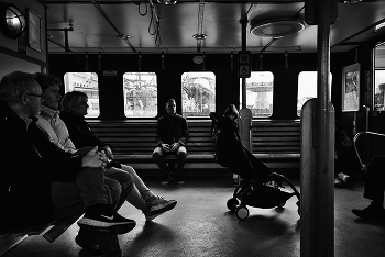 В часы сомнительных сомнений / И подло подлинных тревог,
Себе признался: «Да! Я гений!»
И лучше выдумать не мог!