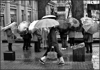 ..... В гостях у Б.Окуджавы .... / уличный сюжет