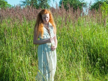 Портрет грустной Маргариты / фотосессия в саду