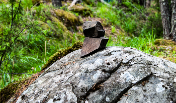 каменные фигуры / камни