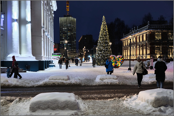 После снегопада. / Архангельск. Чумбаровка - пешеходная улица в центре города. Декабрь.