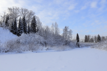 Тишина, отрада, чистота / Каждое природы проявленье невозможно взять и повторить,
 остаётся лишь боготворить.
Остаётся только восхищаться,
каждой веткой белой любоваться,
 каждым серебристым лепестком