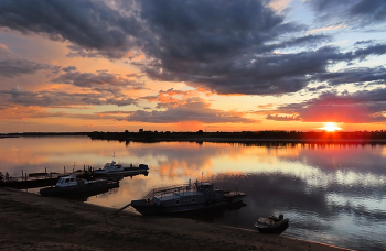 Летний закат на Оби / Сибирь. Река Обь