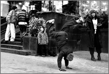 ..... Виртуоз улиц ..... / уличный кадр