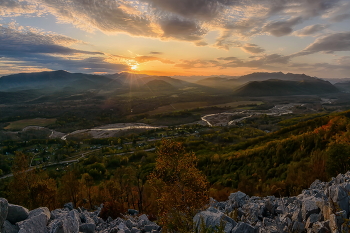 Мономаховский закат / Мономаховский - от названия поселка внизу. С борта известнякового карьера. 09 19