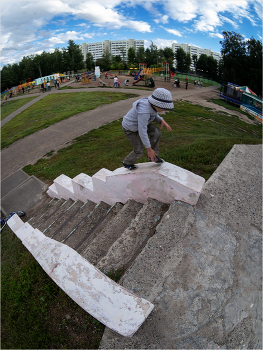 слишком круглая / Земля