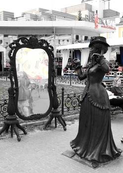 Перед зеркалом / ***