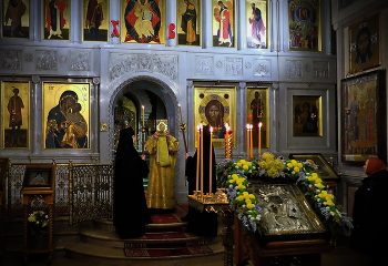 Монастырь. Праздничная служба. / Святый отче Николае, моли Бога о нас!