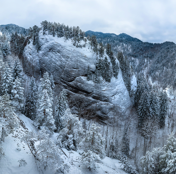 Скала / Карачаево-Черкесия. 
Фотопроект «Кавказ без границ».