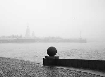 Вид на Петропавловскую крепость / ***