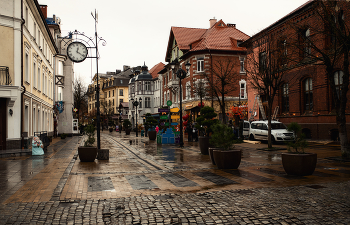 Зеленоградск бывший Кранц с прусской архитектурой . / На балтийский курорт можно приехать не только искупаться, подышать свежим морским воздухом, но и получить массу наслаждение от увиденного. Это всё архитектура XIX–XX вв. Первое здание - почтамт 1896г, пансион, гостинница сестёр Шутц.