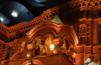 Поклон русской классике / Серия о классике в современной архитектуре. Царская ложа. Интерьер зала "Стравинский" в Геликон опере, Москва. Крыльцо древнего боярского дома в новом интерьере театра - стало частью зрительного зала. 

Opera theatre in Moscow, here the historic architecture and reconstructions involving geological works resulted in a unique interior of one of the Opera halls.