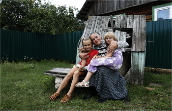 Старый колодец. / д. Потока. Старый колодец по-прежнему является местом Силы и местом встречи, пусть даже воду из него давно уже не берут.