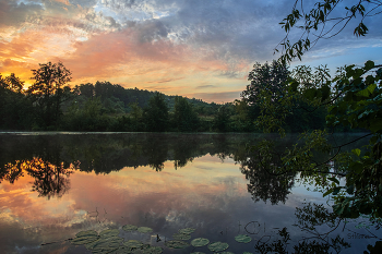 Рассвет. / Лето. Озеро Рожок.
