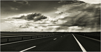 За горизонт / ***