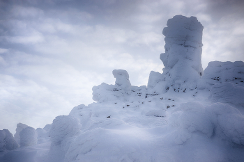 Ветренный день / спрятаться на горе
