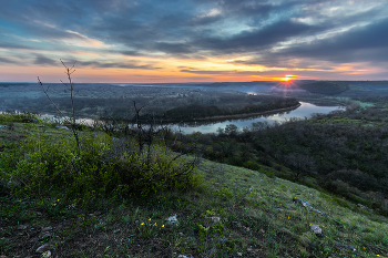 В середине апреля / ***