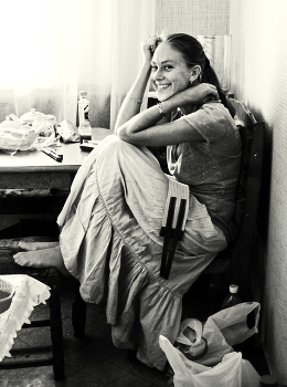 Весёлая / ***