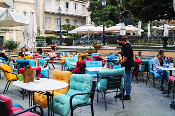 Уличное кафе / Корфу,Керкира,Греция