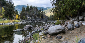 На осенней реке / ***