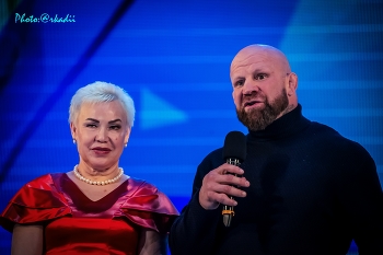 Джефф Монсон поздравил женщин с 8 Марта / Джефф Монсон и Рима Баталова