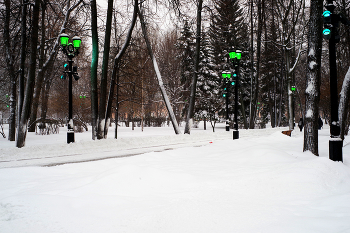 Нарышкинский сквер / Нарышкинский сквер на Страстном бульваре в Москве. Январь 2024.