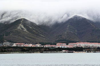 Геленджик зимой / Седые горы Кавказа.