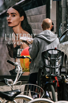 Пиццу заказывали? / Пиццы летят к влюбленным, как птицы
И, может, нам стоит снова влюбиться...