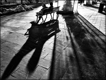 ..... Доброе солнце весны .... / уличный сюжет