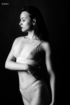 Когда тень становится частью тебя: монохромная элегантность без границ⁠⁠ / Полная фотосессия на Boosty https://boosty.to/ph_aldemch/showcase Мой сайт https://aldemch.ru ВК группа https://vk.com/ph_aldemch Яндекс Дзен https://dzen.ru/aldemch.ru Канал Мах https://max.ru/star_wars_visual