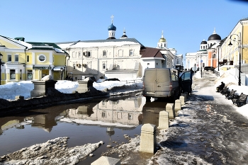 Приплыли! / Весна! Снег тает и солнце светит.