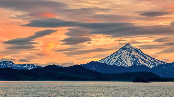 orange / Летняя Камчатка. Вечерний вид с судна на вулкан Вилючинский. 
Снимок с этим же закатом, но с другим кадрированием называется Heavenly Colors, есть в моей галерее.