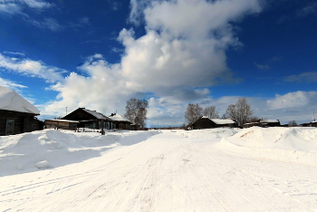 Сибирская глубинка . Март. / Сельский переулок.