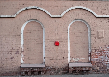 красная кнопка / ***