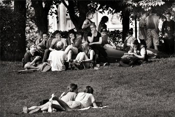 В Парке Культуры и Отдыха... / Прогулка по набережной.