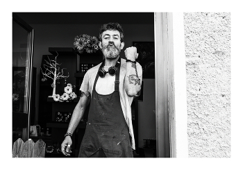 Vaffanculo / Грубое итальянское ругательство, наверное не любит фотографию..