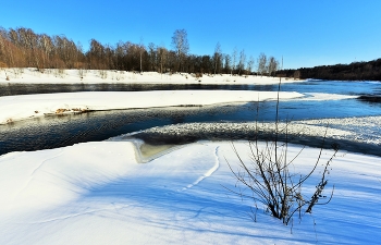 Март на реке ... / ***