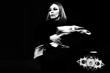 Ожидание (Из серии "Цирк") / ***