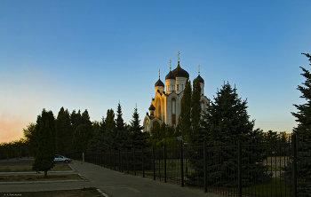 Храм всех святых в земле Русской просиявших . / ***
