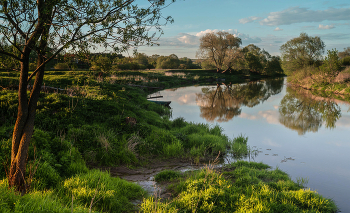 Майским вечером на реке / Тихий майский вечер. Река.