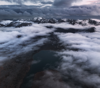 Величье гор скрывает мгла Туман укрыл их покровами / Озеро Юг. Хребет Оханджа. Сусуманский район. Колыма. Магаданская область. 09 сентября 2025
