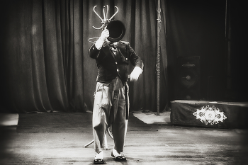 Волшебство нелепых трюков (из серии "Цирк") / ***