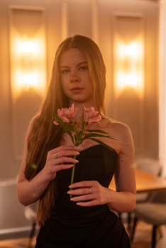 С цветком / модель Юлиана Смирнова