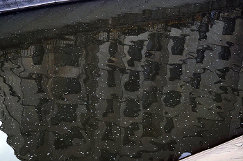 &nbsp; / Лучше, когда на весь монитор. Обычно наоборот. :)