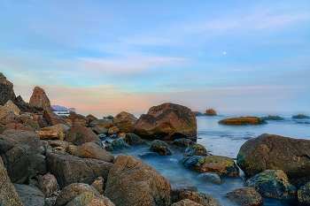 Море, камни, вечер / Берега бухты Клоково, 31.03.26